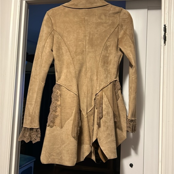 Camel Lace Jacket - Picture 6 of 6